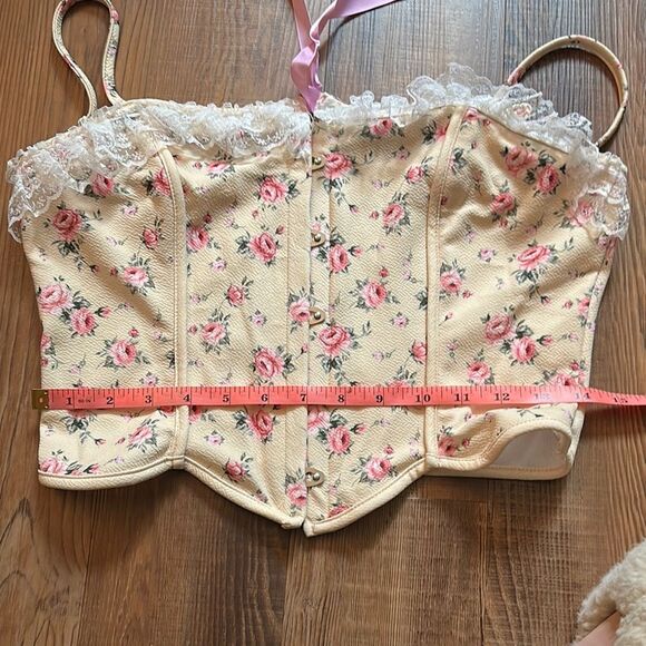 Amazon Floral Lace Trim Corset - Cream and Pink - Picture 4 of 11
